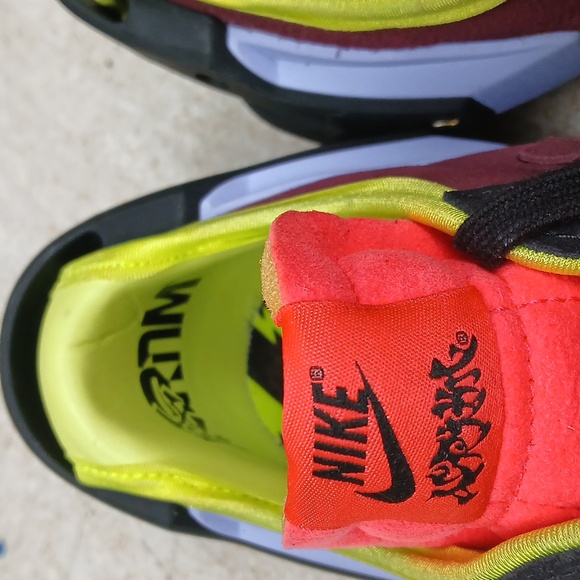 Nike - Picture 7 of 8